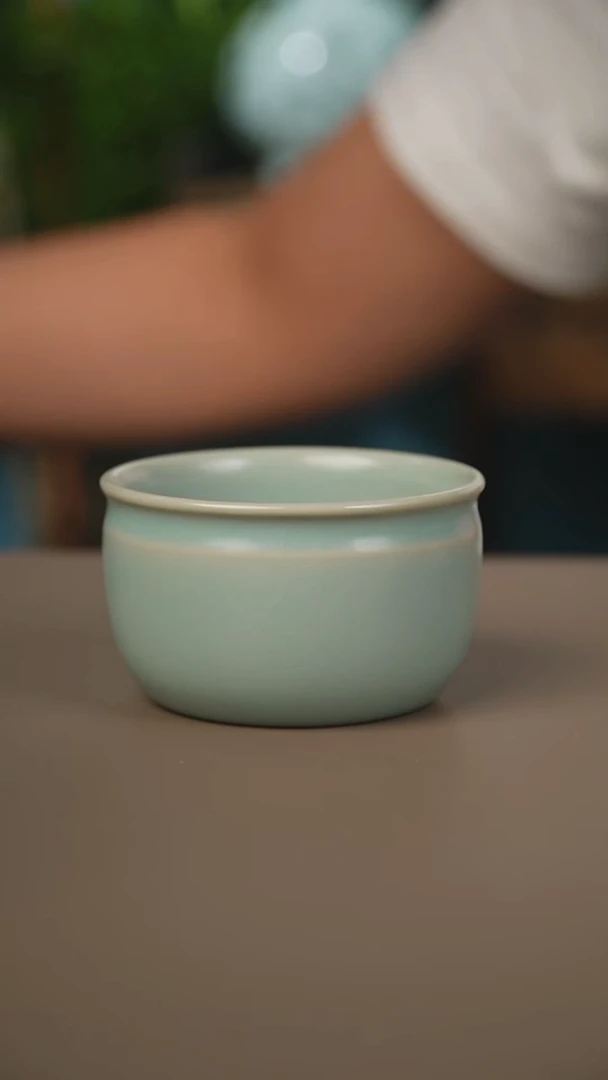 仿古折肩缸杯微暇
