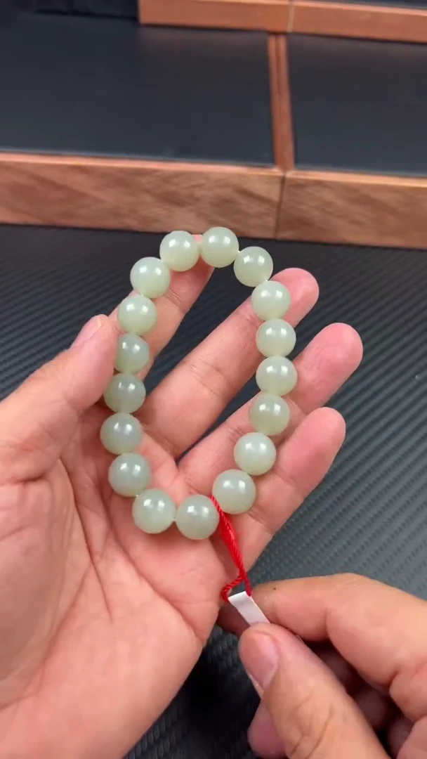【闪购商品】和田玉手串未镶嵌且末微色差卡12