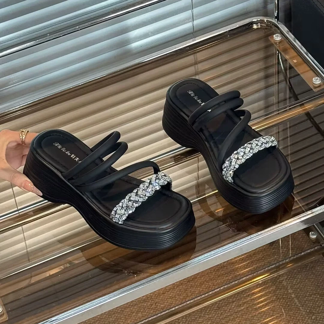 韩版百搭沙滩鞋小众外穿松糕厚底两穿凉鞋2025夏季增高坡跟一字拖