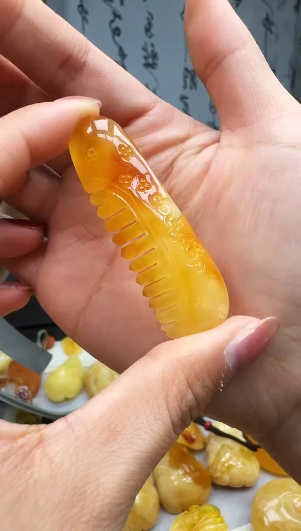 【闪购商品】琥珀裸石未镶嵌挂坠