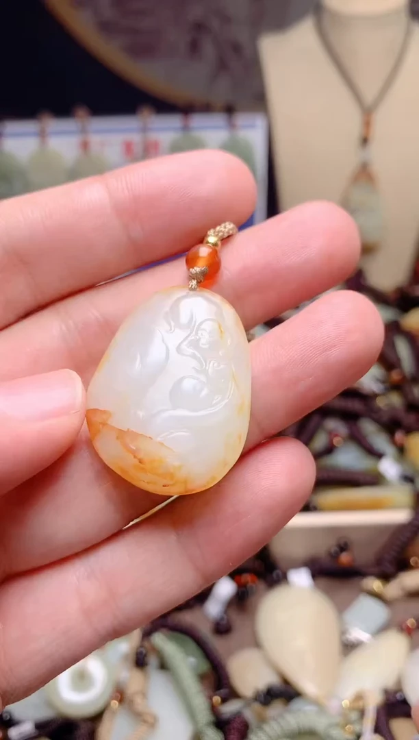 和田玉未镶嵌颈饰1