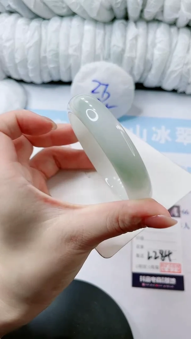 【闪购商品】石英质玉手镯未镶嵌多样性发货L284