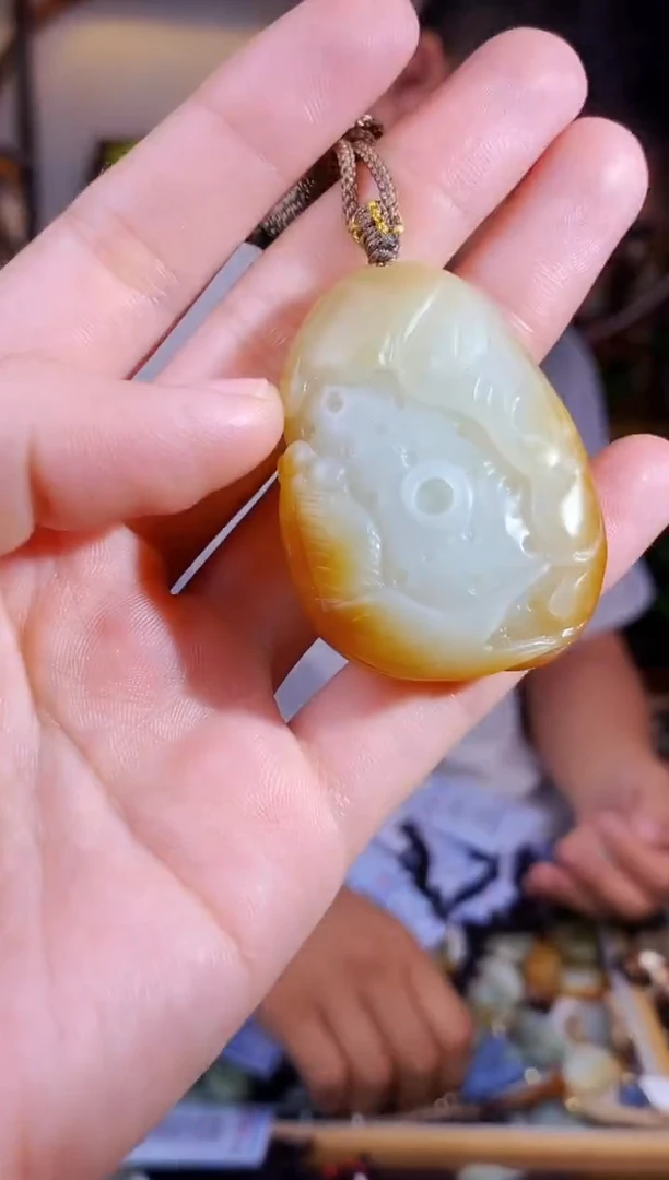 和田玉未镶嵌颈饰1