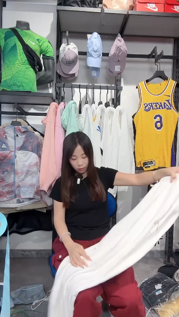 1132  编码 瑕疵款直播间过款为准 尺码