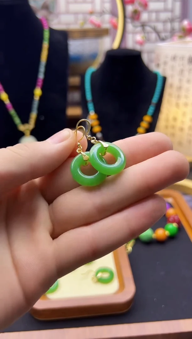 【闪购商品】和田玉耳饰14K金镶嵌E126