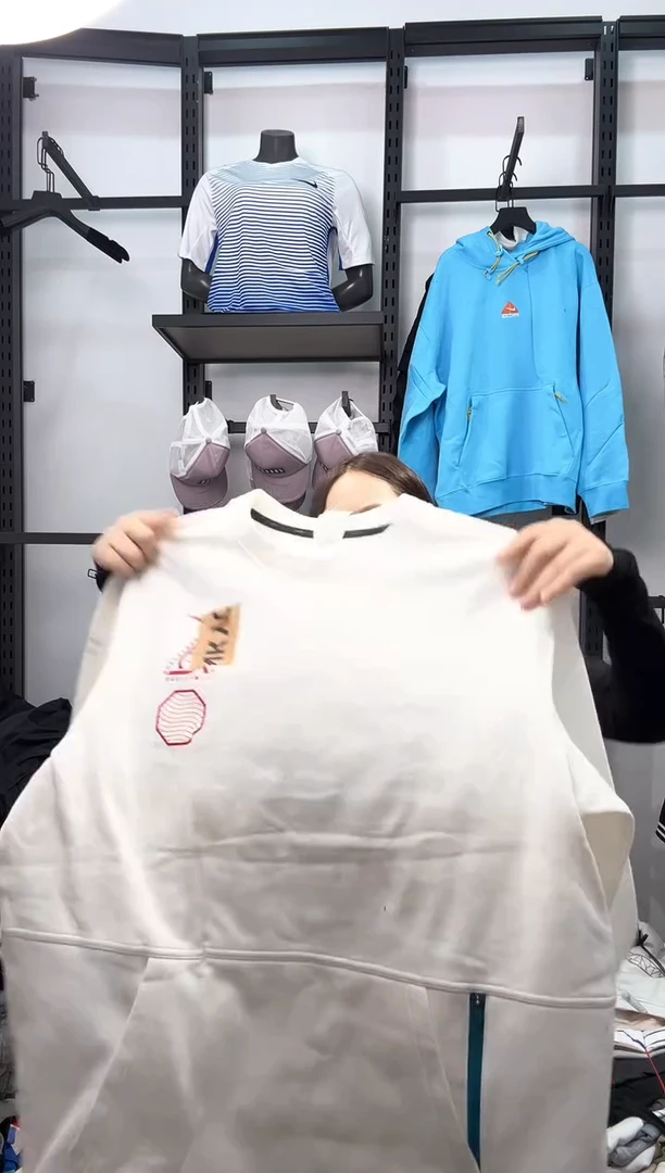 2465  编码  耐克卫衣服饰过款为准 尺码XXL
