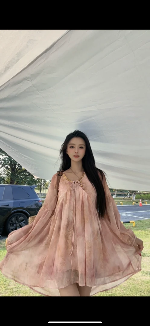 时尚孕妇装夏季新款重工钉珠显摆温柔仙女风度假孕妈连衣裙