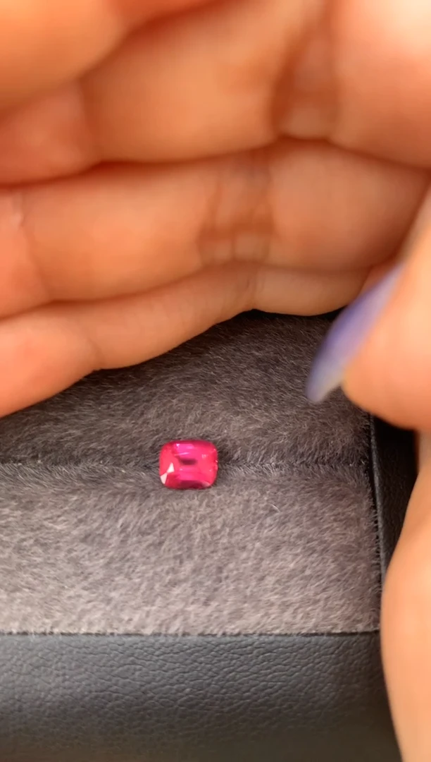 定制蓝宝石裸石未镶嵌枕型 无烧蓝宝石 1.62ct