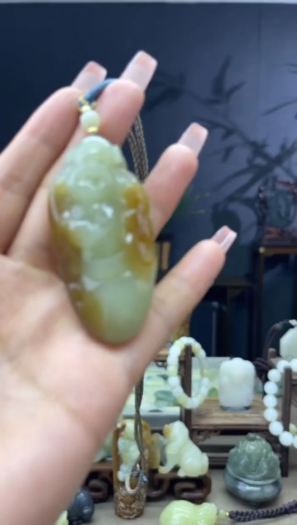 颈饰未镶嵌和田玉1