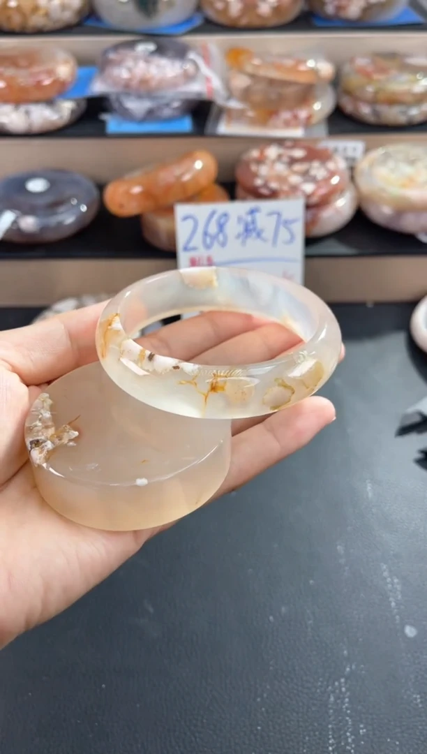 未镶嵌手镯石英质玉59