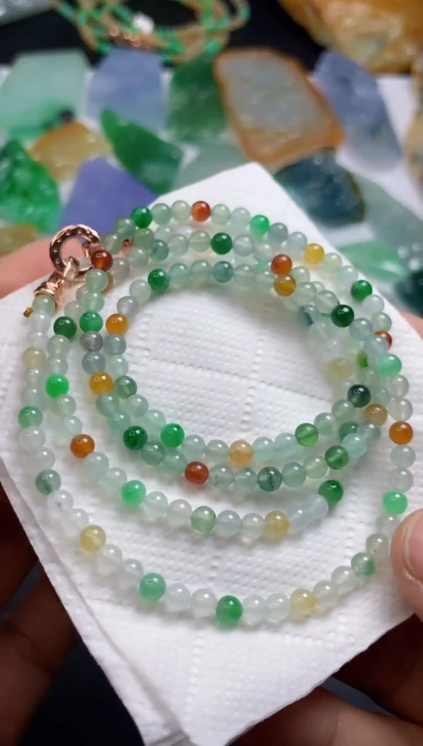 颈饰未镶嵌翡翠