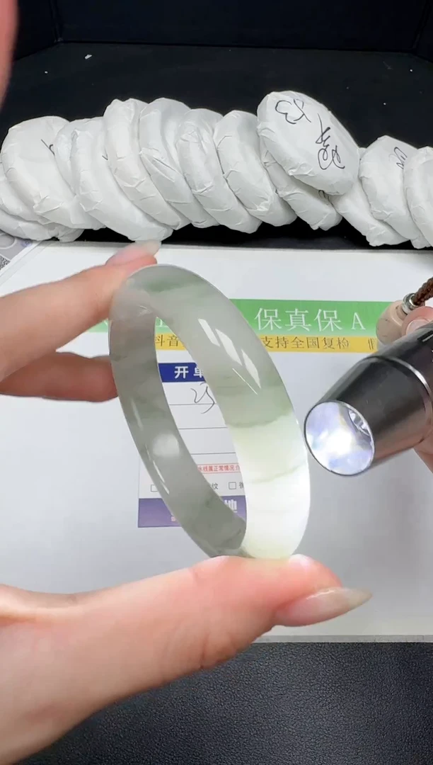 未镶嵌手镯石英质玉025-5253