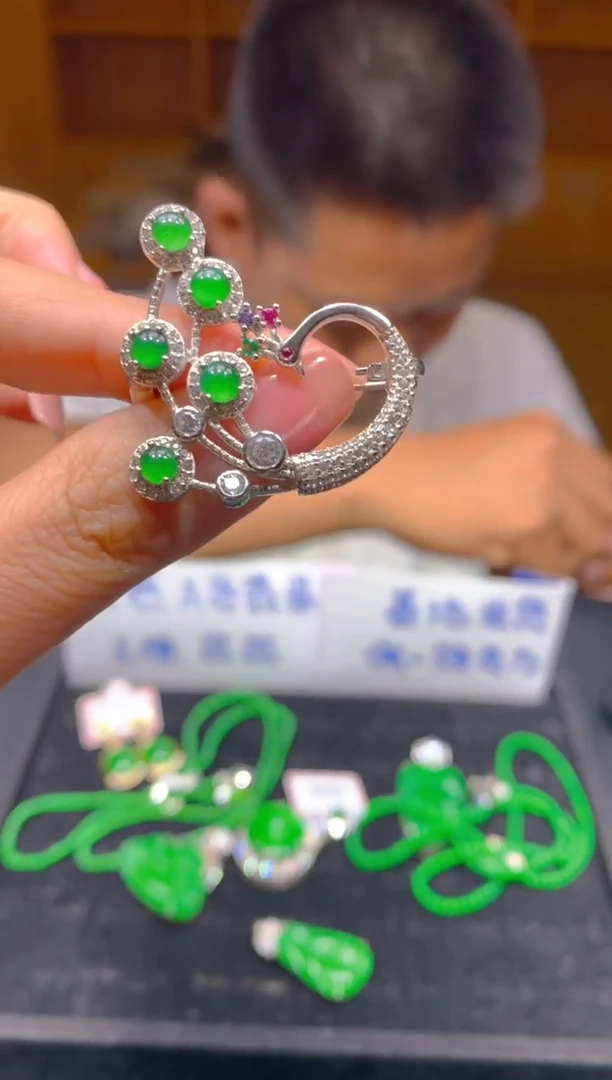 未镶嵌定制翡翠335多样性发货（发其一）