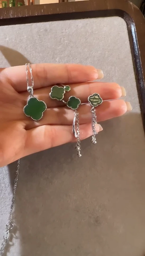 和田玉未镶嵌颈饰和田玉