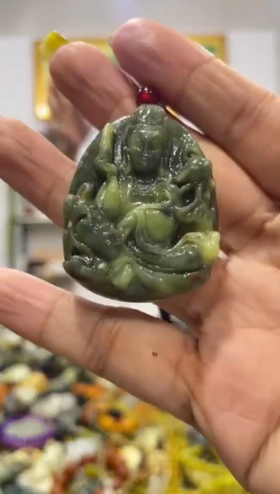 未镶嵌岫玉吊坠