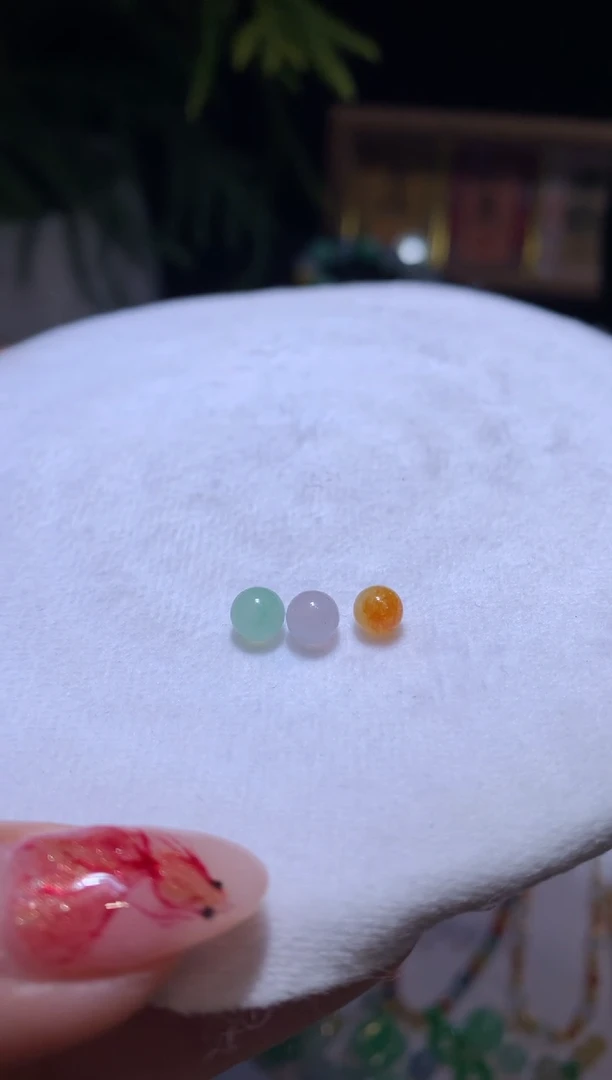 【闪购商品】定制翡翠未镶嵌5.3*珠子380+38