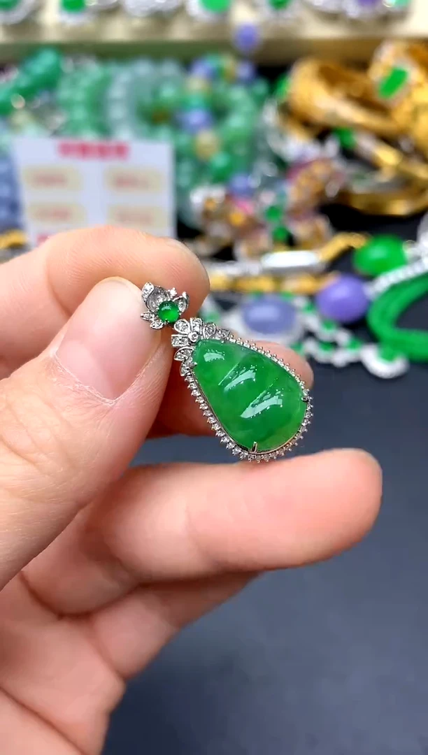 颈饰18K金镶嵌翡翠462-中国好珍宝