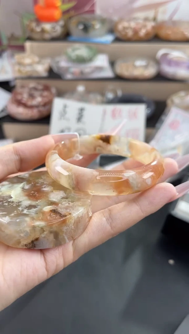 未镶嵌手镯石英质玉54