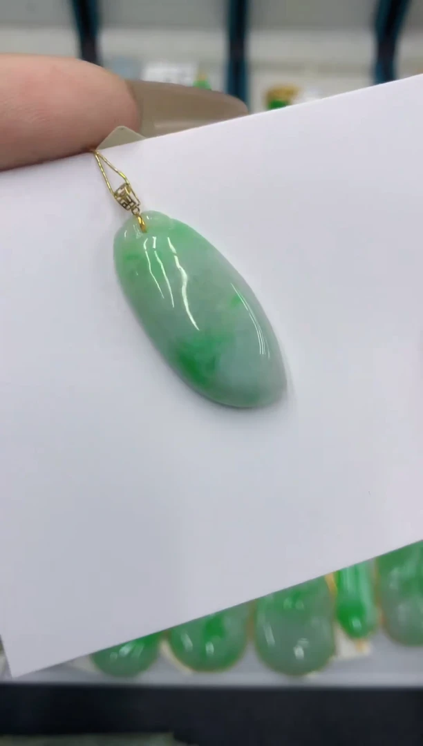 颈饰18K金镶嵌翡翠11111