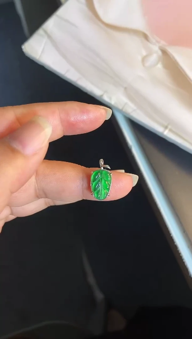 吊坠(不含链)银S925镶嵌翡翠1
