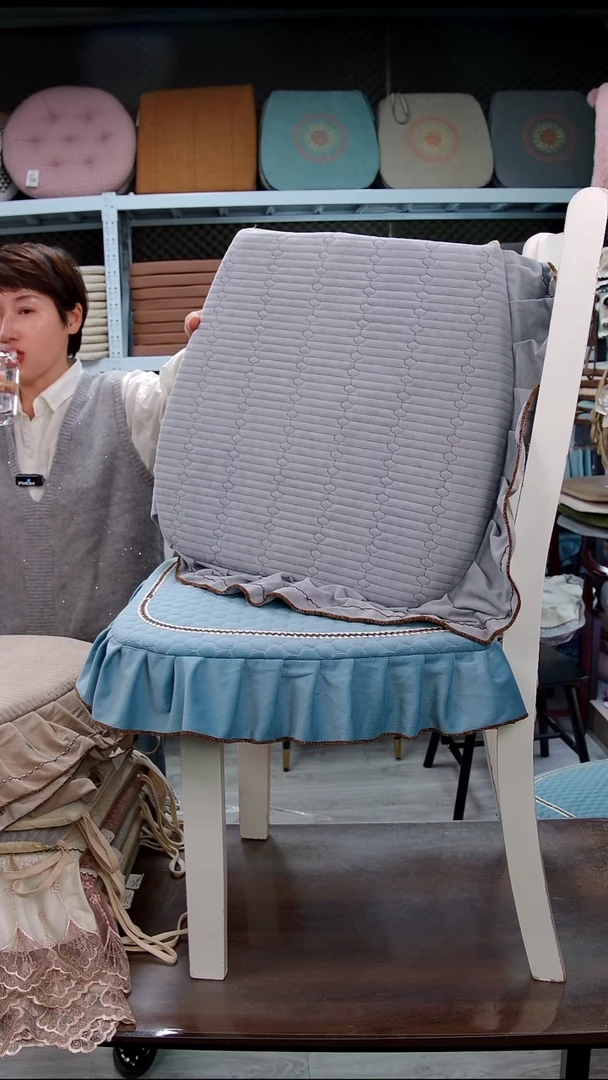 布布布绒大麻花边；灰色6个