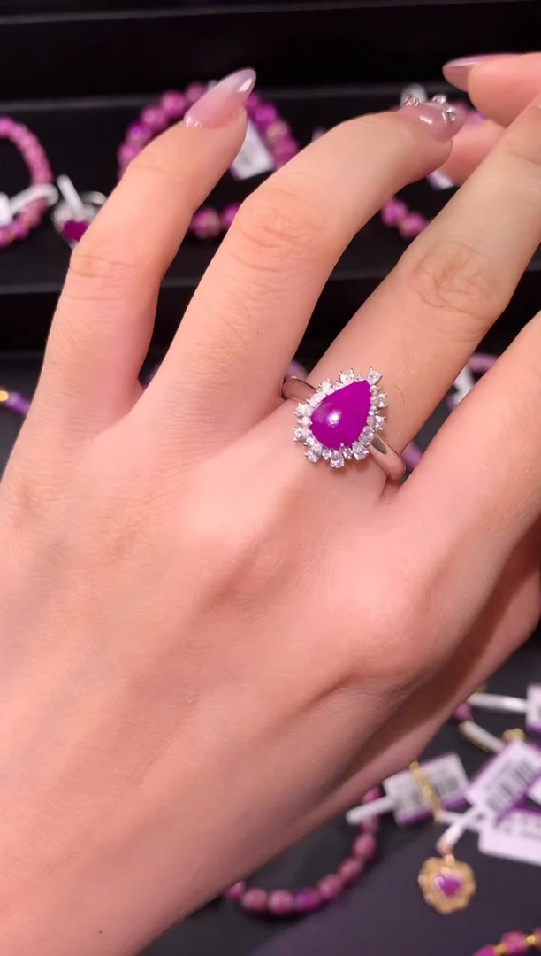 【闪购商品】苏纪石（舒俱来）.18K金镶嵌舒俱来戒指