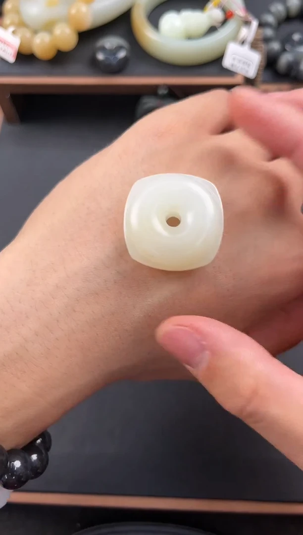 未镶嵌手串和田玉木*鑫且末金山糖白方扣微色差