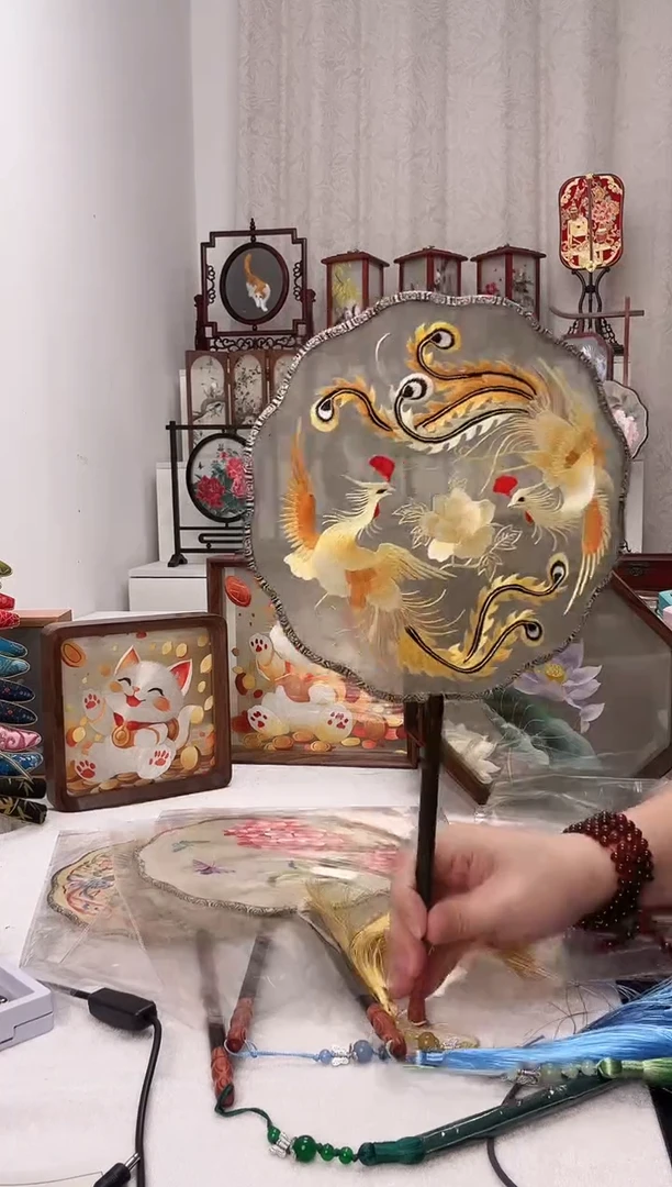 扇子苏绣作品手工团扇