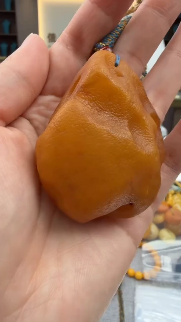 琥珀颈饰未镶嵌84秒拍号 假一罚三