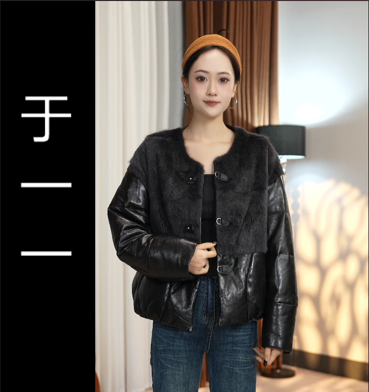 《于一一》25137头层油蜡皮衣+鹅绒水貂真皮女气质时尚短款