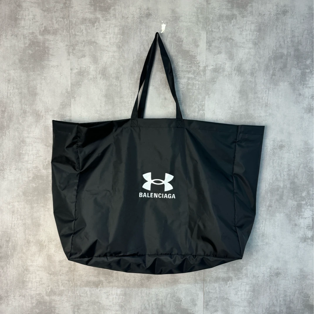 全新未使用 Balenciaga/巴黎世家 vic限定联名托特包+双肩收纳包