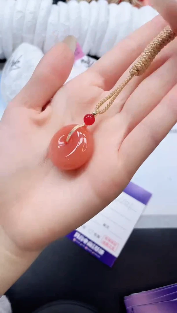 颈饰未镶嵌石英质玉桃花平安扣