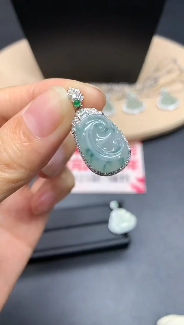 【闪购商品】翡翠吊坠(不含链)银S925镶嵌如意【多样性发其一】