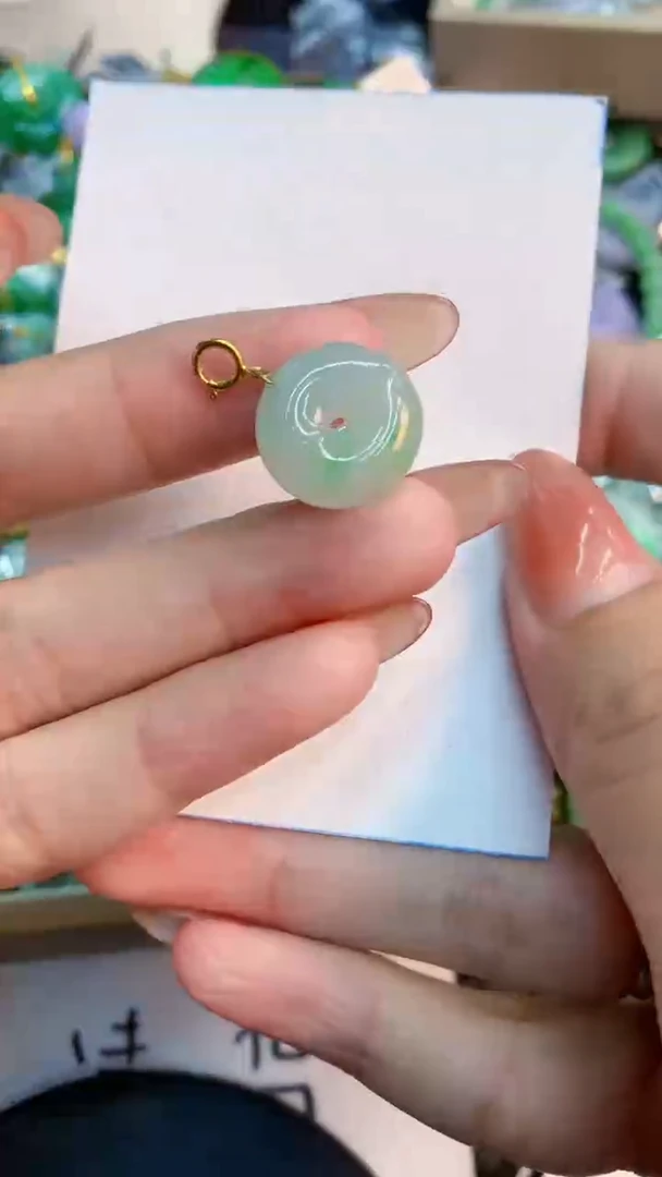 翡翠未镶嵌颈饰           1