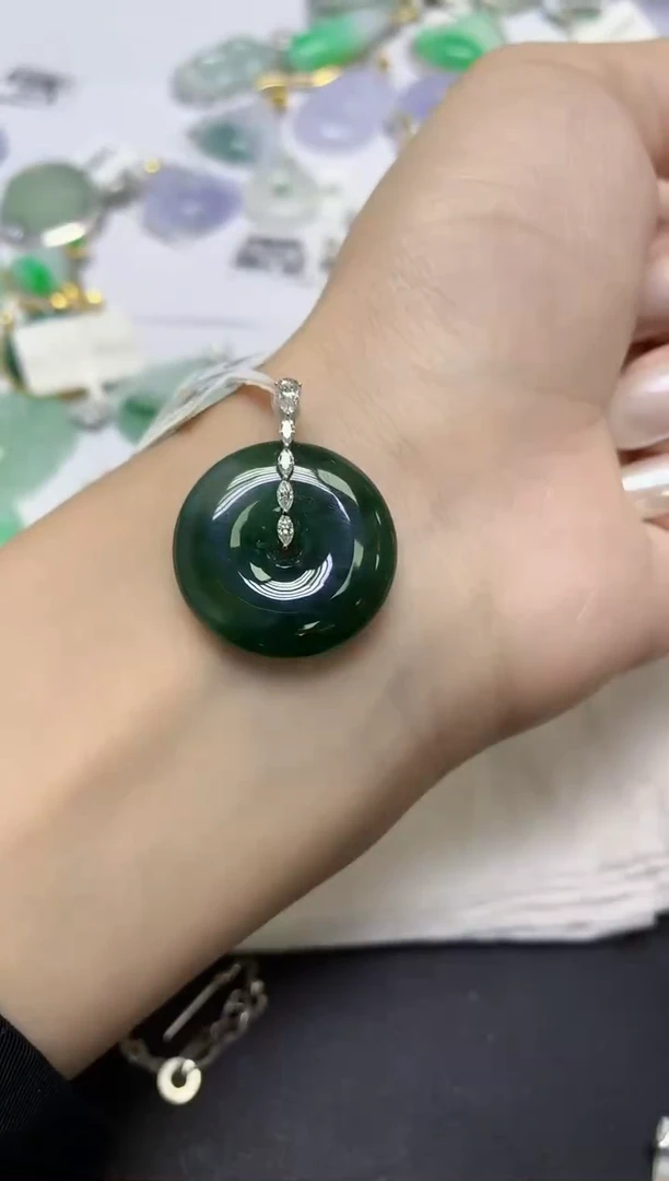 颈饰18K金镶嵌翡翠天然缅甸翡翠A货百元以上9元证书费自理