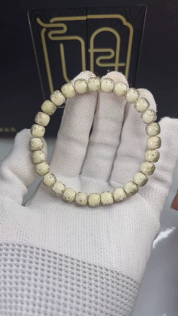 手串星月菩提小驼包8x7.c155