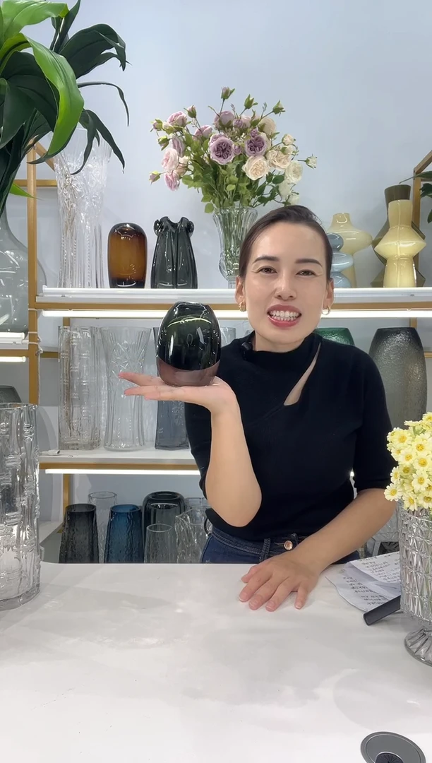 琉璃玻璃花瓶小号烟灰色