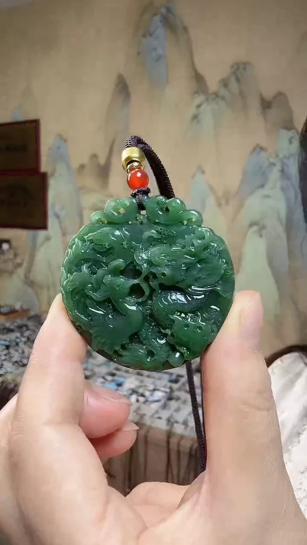 颈饰未镶嵌和田玉.