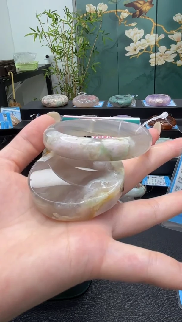 未镶嵌手镯石英质玉A635(55圈赠送镯心)