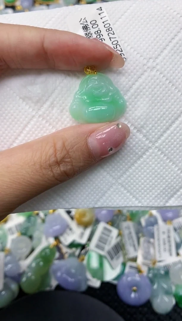 翡翠18K金镶嵌颈饰11111111111