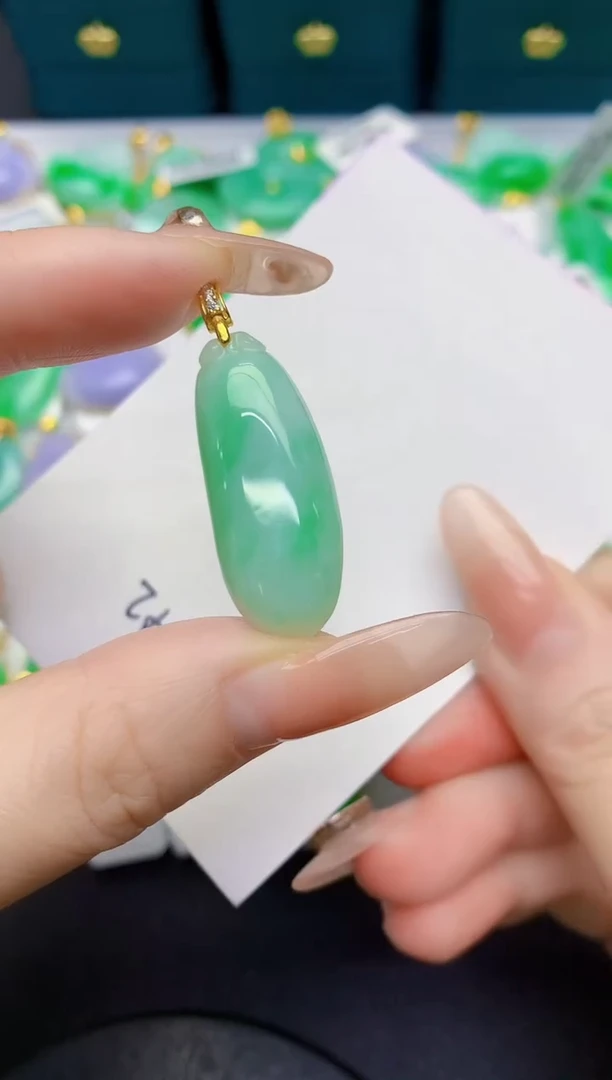 颈饰未镶嵌翡翠缅甸天然翡翠A货