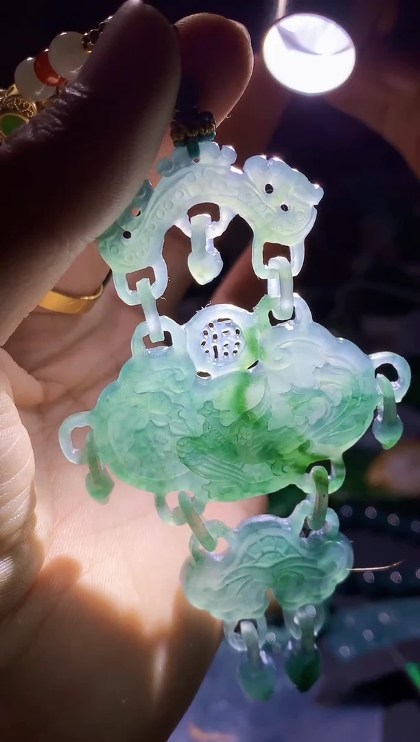 颈饰未镶嵌翡翠天然A货翡翠