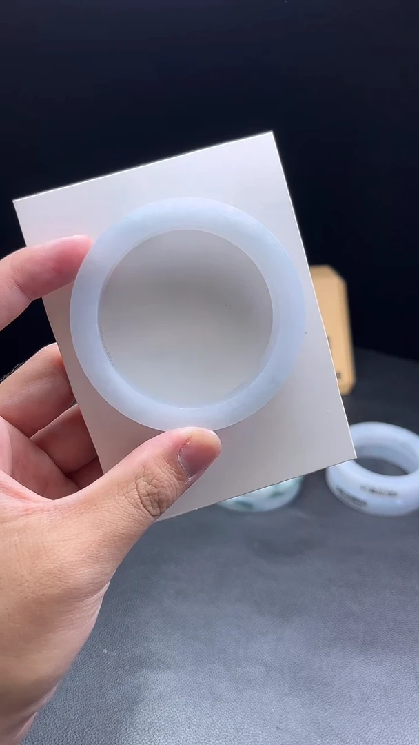 未镶嵌手镯定制翡翠天****k定制