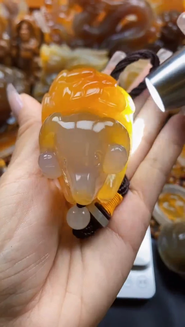 玛瑙/玉髓挂件未镶嵌不**咯ll