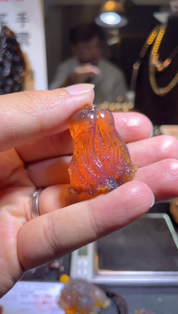 【闪购商品】琥珀裸石未镶嵌血红茶 百财