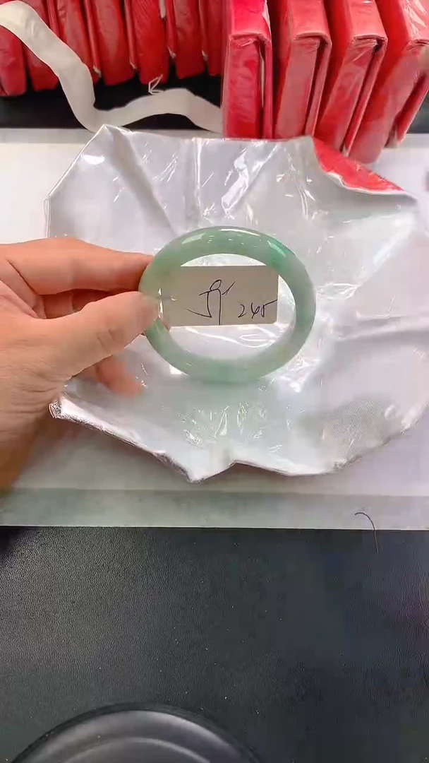 未镶嵌手镯翡翠245