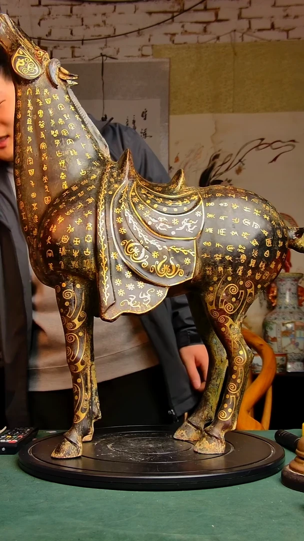 摆件内****赁精品陶瓷摆件