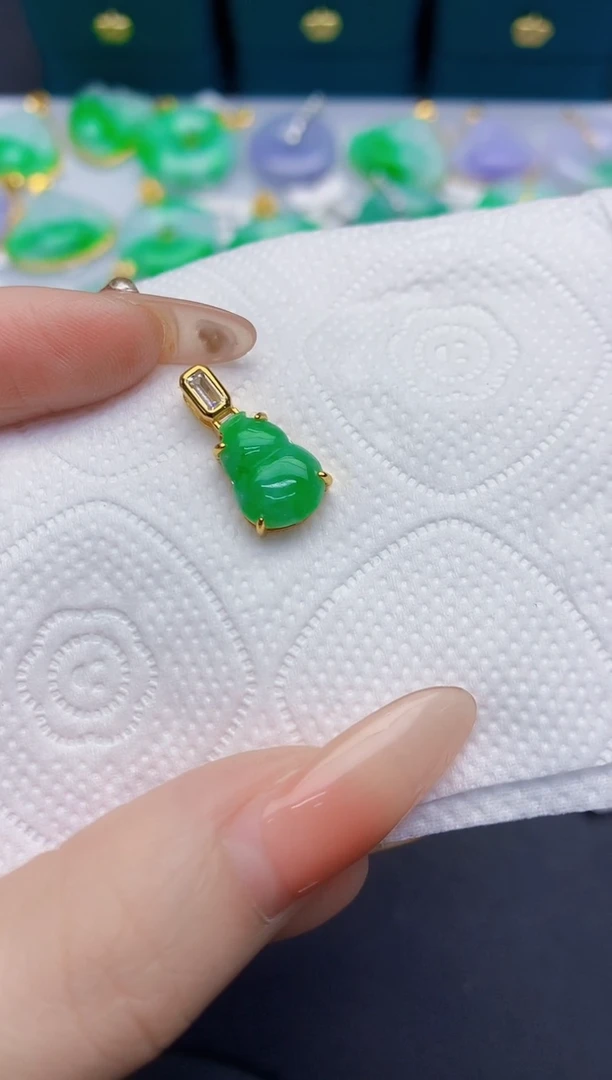 颈饰未镶嵌翡翠缅甸天然翡翠A货