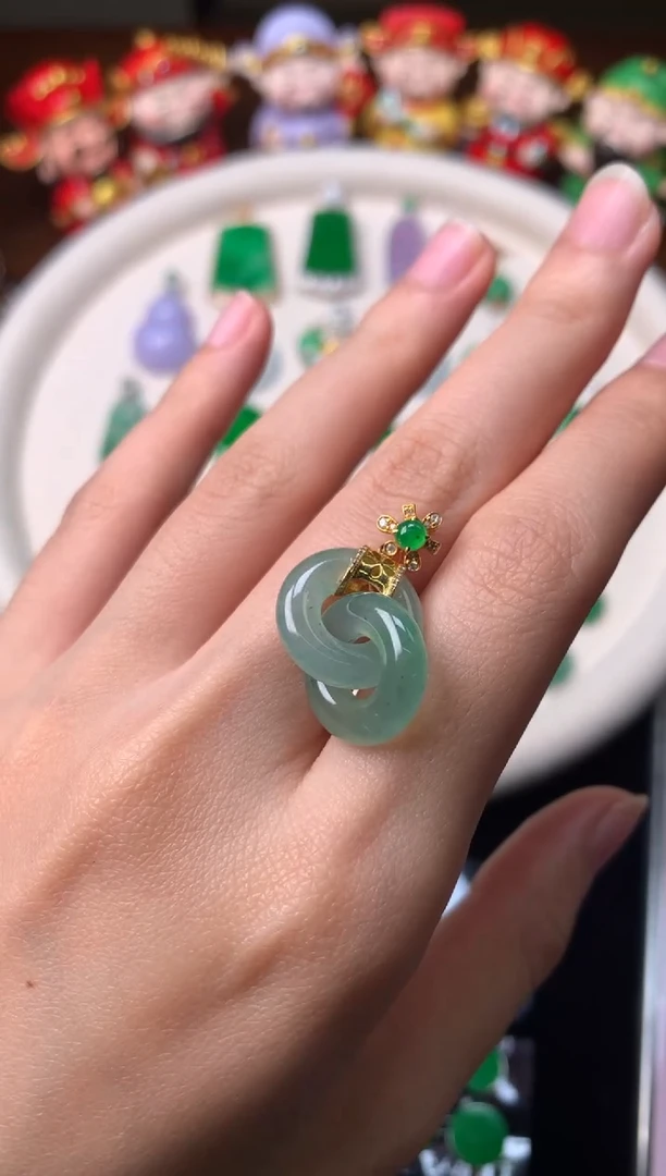 翡翠18K金镶嵌吊坠(赠链)吊坠