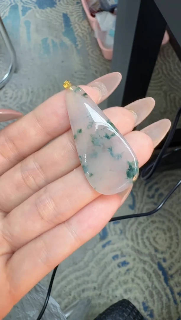 【闪购商品】翡翠颈饰18K金镶嵌缅甸翡翠A货吊坠